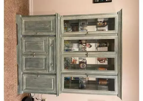 China Cabinet with Working Lights